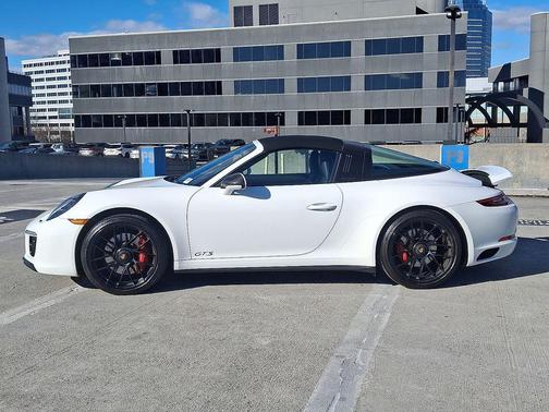 2018 Porsche 911 Targa 4 GTS