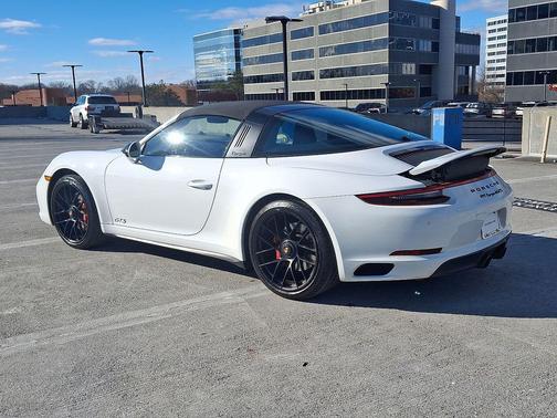 2018 Porsche 911 Targa 4 GTS