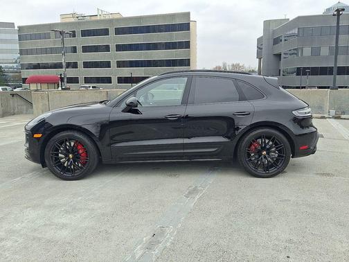 2022 Porsche Macan 