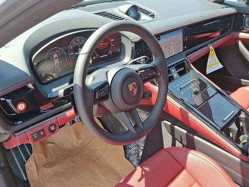 2025 Porsche Panamera 