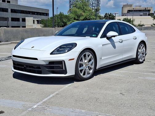 2025 Porsche Panamera 