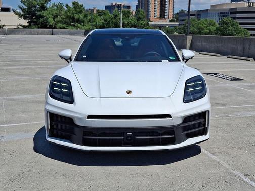 2025 Porsche Panamera 