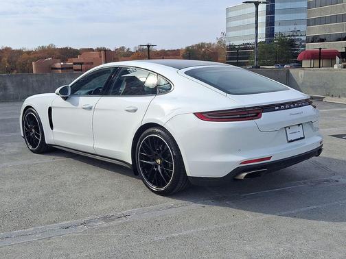 2019 Porsche Panamera 4