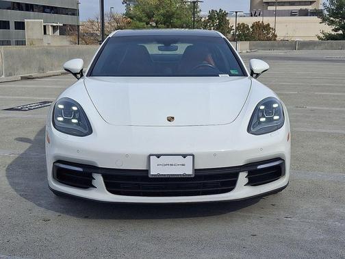 2019 Porsche Panamera 4