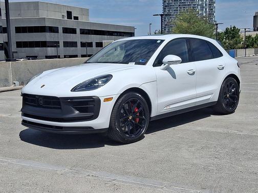 Carrara White Metallic 2026 Porsche Macan Macan GTS