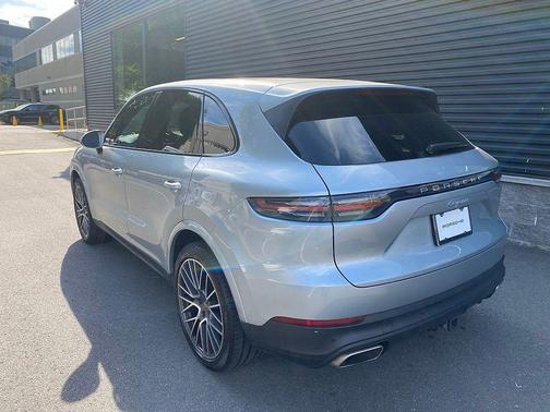 Dolomite Silver Metallic 2020 Porsche Cayenne Cayenne