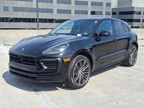 2025 Porsche Macan T