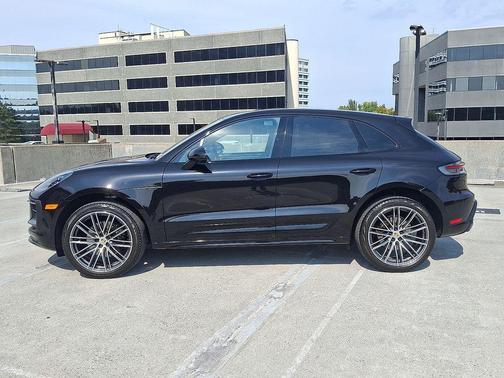 2025 Porsche Macan T