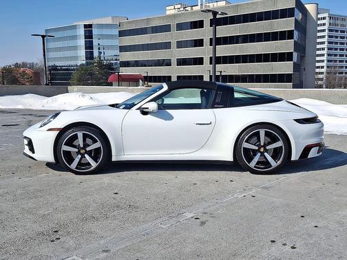 2024 Porsche 911 Targa 4S