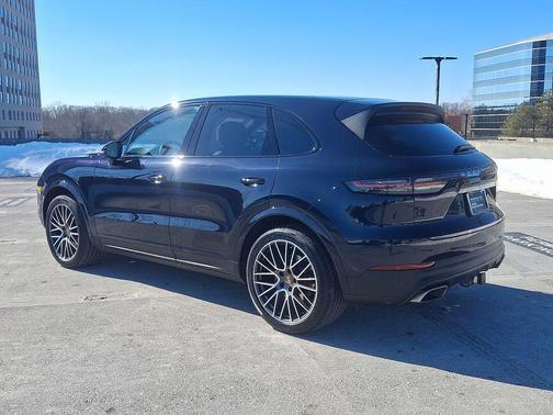 2022 Porsche Cayenne Cayenne