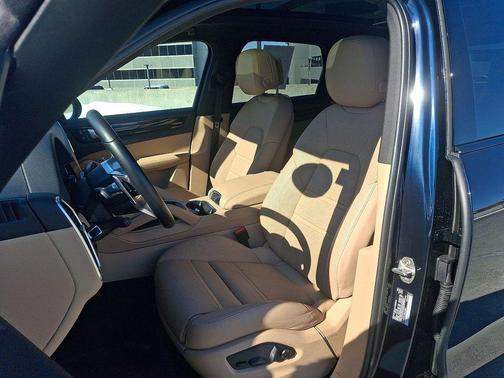 2022 Porsche Cayenne Cayenne