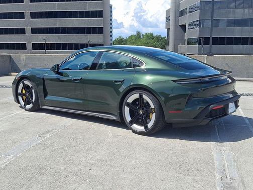 2025 Porsche Taycan Turbo