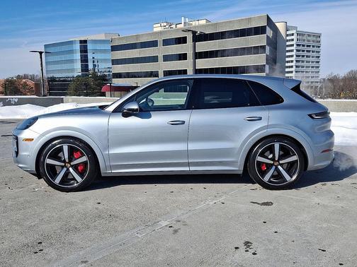 2026 Porsche Cayenne GTS