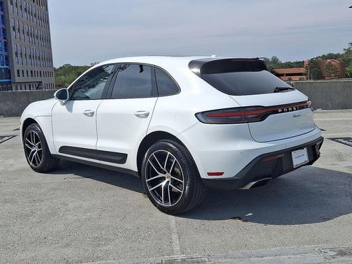 2025 Porsche Macan