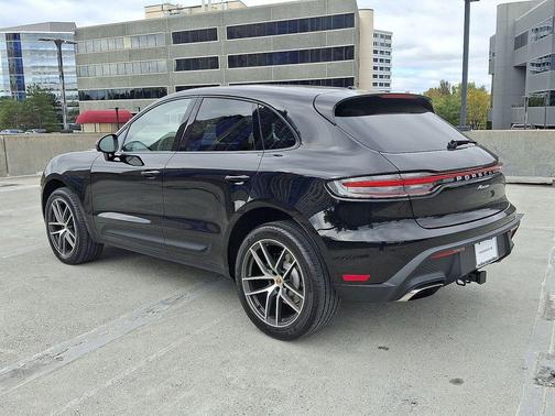 2026 Porsche Macan 