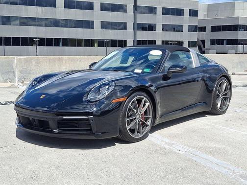 2022 Porsche 911 Targa 4S