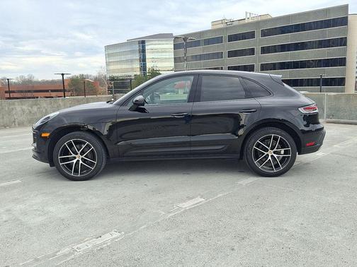 2023 Porsche Macan 