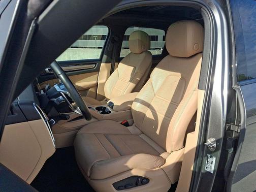 2023 Porsche Cayenne S