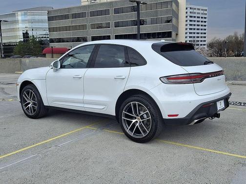 2025 Porsche Macan 