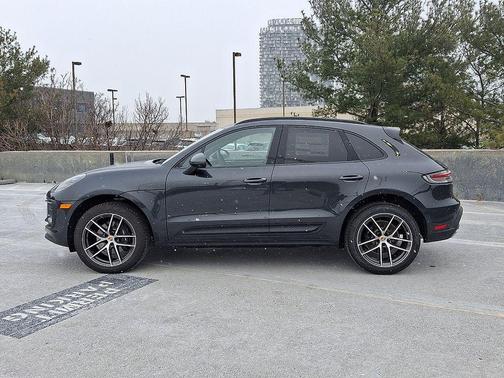 2025 Porsche Macan Base
