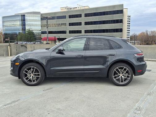 2025 Porsche Macan 