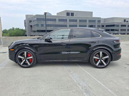 2025 Porsche Cayenne Turbo