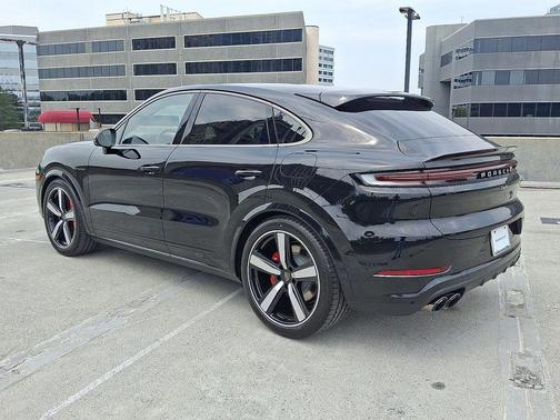 2025 Porsche Cayenne Turbo
