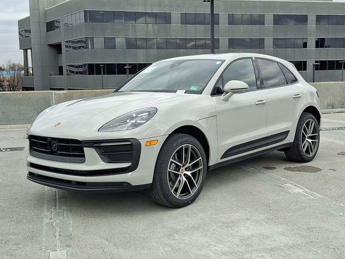 2026 Porsche Macan 