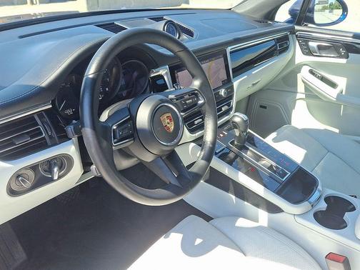 2024 Porsche Macan T