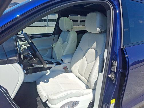2024 Porsche Macan T