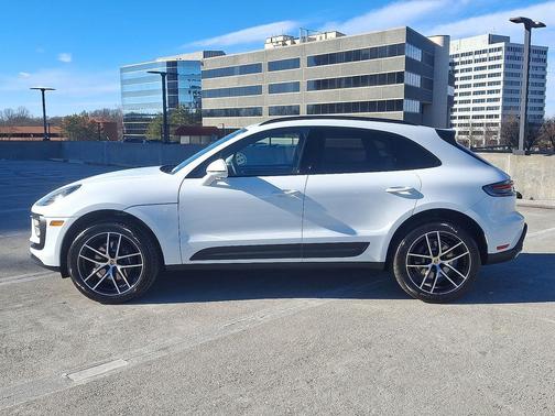 2026 Porsche Macan 