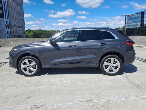 Tambora Gray Metallic 2025 Audi Q5 2.0T Premium Plus