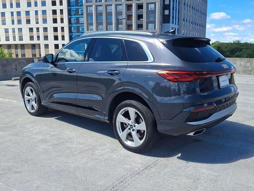 Tambora Gray Metallic 2025 Audi Q5 2.0T Premium Plus
