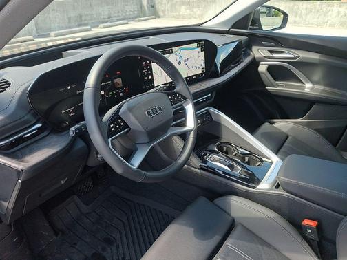 Tambora Gray Metallic 2025 Audi Q5 2.0T Premium Plus