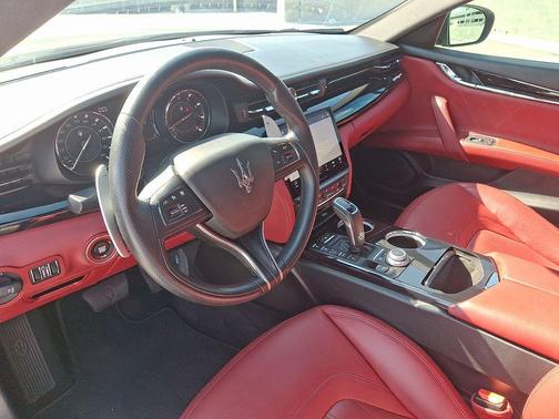 2022 Maserati Quattroporte Modena Q4