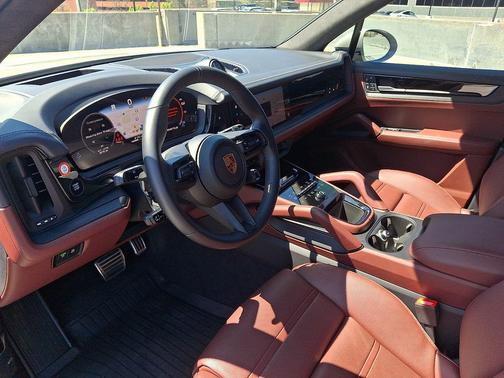 Chalk 2025 Porsche Cayenne GTS