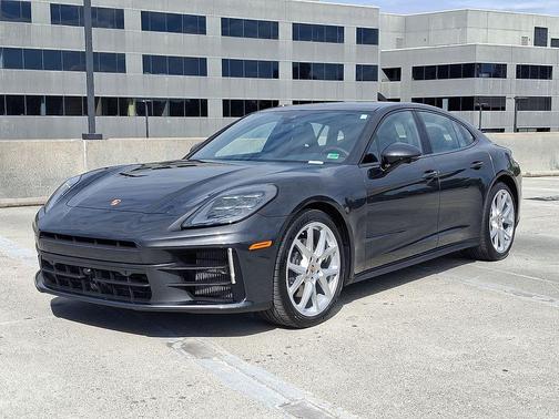 2026 Porsche Panamera 4