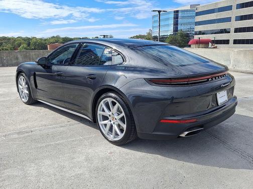 2026 Porsche Panamera 4