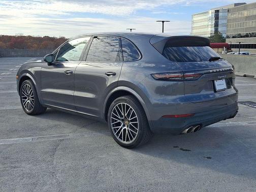 2023 Porsche Cayenne 