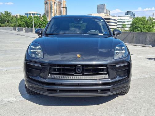 Volcano Grey Metallic 2026 Porsche Macan Macan