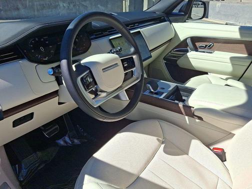 2024 Land Rover Range Rover P530 SE