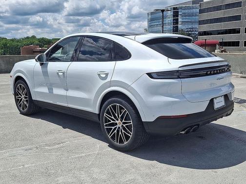 Carrara White 2025 Porsche Cayenne Cayenne