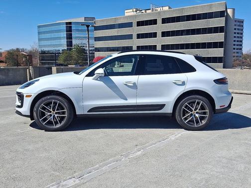 2026 Porsche Macan 