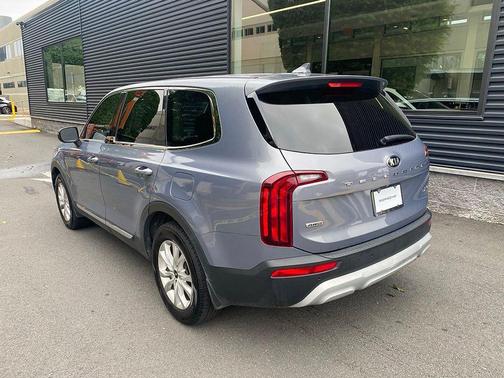 Everlasting Silver 2020 Kia Telluride LX