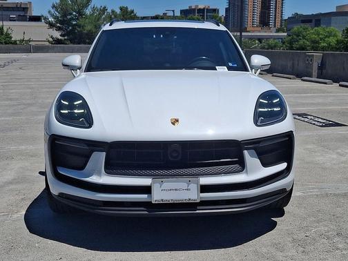 Carrara White 2022 Porsche Macan Macan