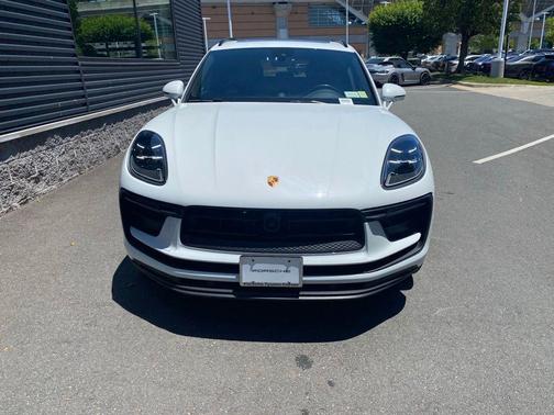 Carrara White 2022 Porsche Macan Macan