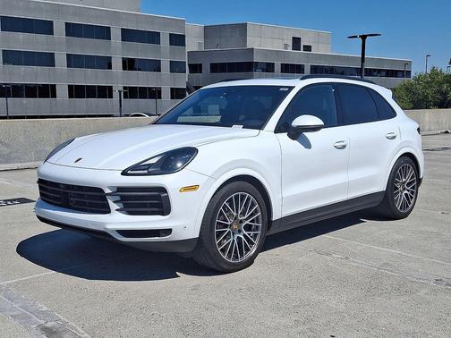 2023 Porsche Cayenne Platinum Edition