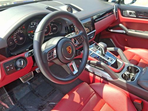 2022 Porsche Cayenne Turbo