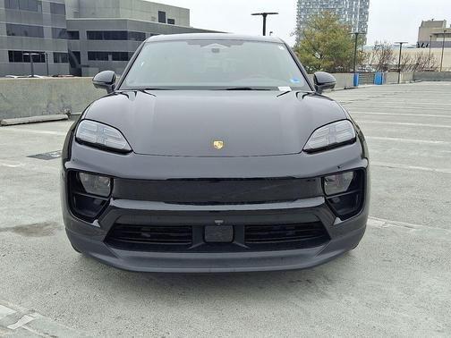 2026 Porsche Macan 4