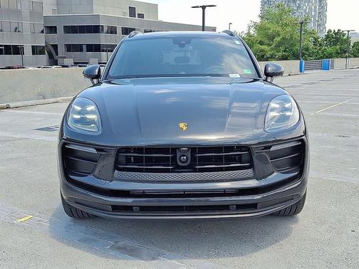 2025 Porsche Macan T